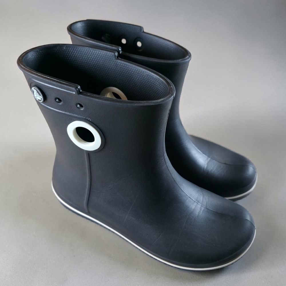 Crocs Women's 7 Jaunt Shorty Boot Black White Waterproof Rain Boots Pull On